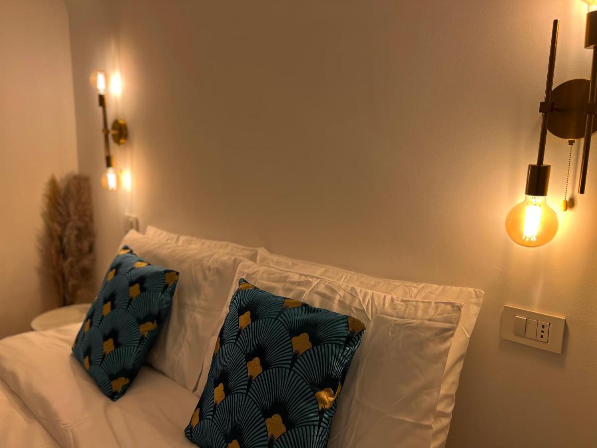 Апартаменти Regina Milano In Porta Romana 2 - Sky Tv, Wifi E Breakfast Box Екстер'єр фото