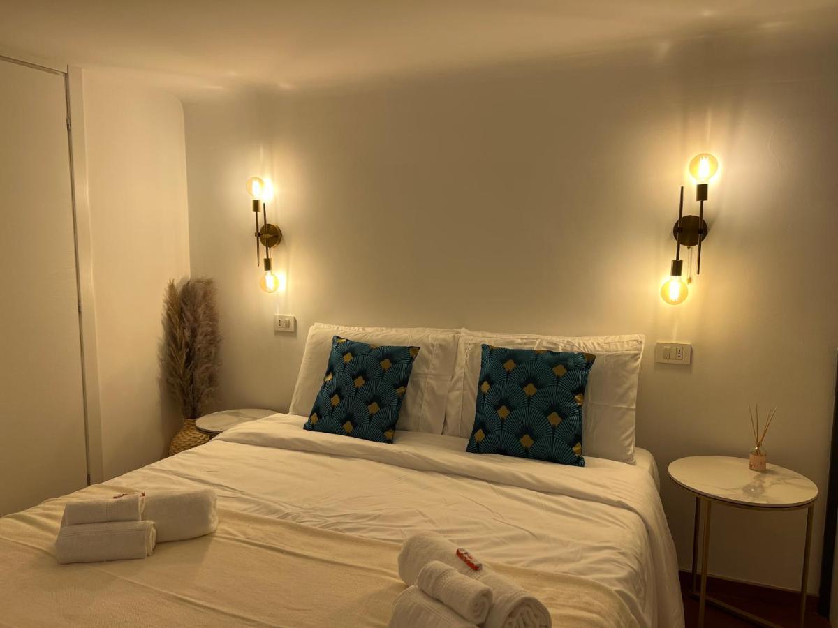 Апартаменти Regina Milano In Porta Romana 2 - Sky Tv, Wifi E Breakfast Box Екстер'єр фото