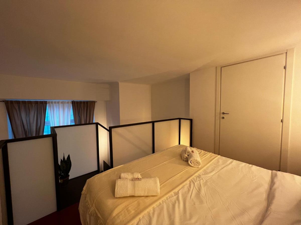 Апартаменти Regina Milano In Porta Romana 2 - Sky Tv, Wifi E Breakfast Box Екстер'єр фото