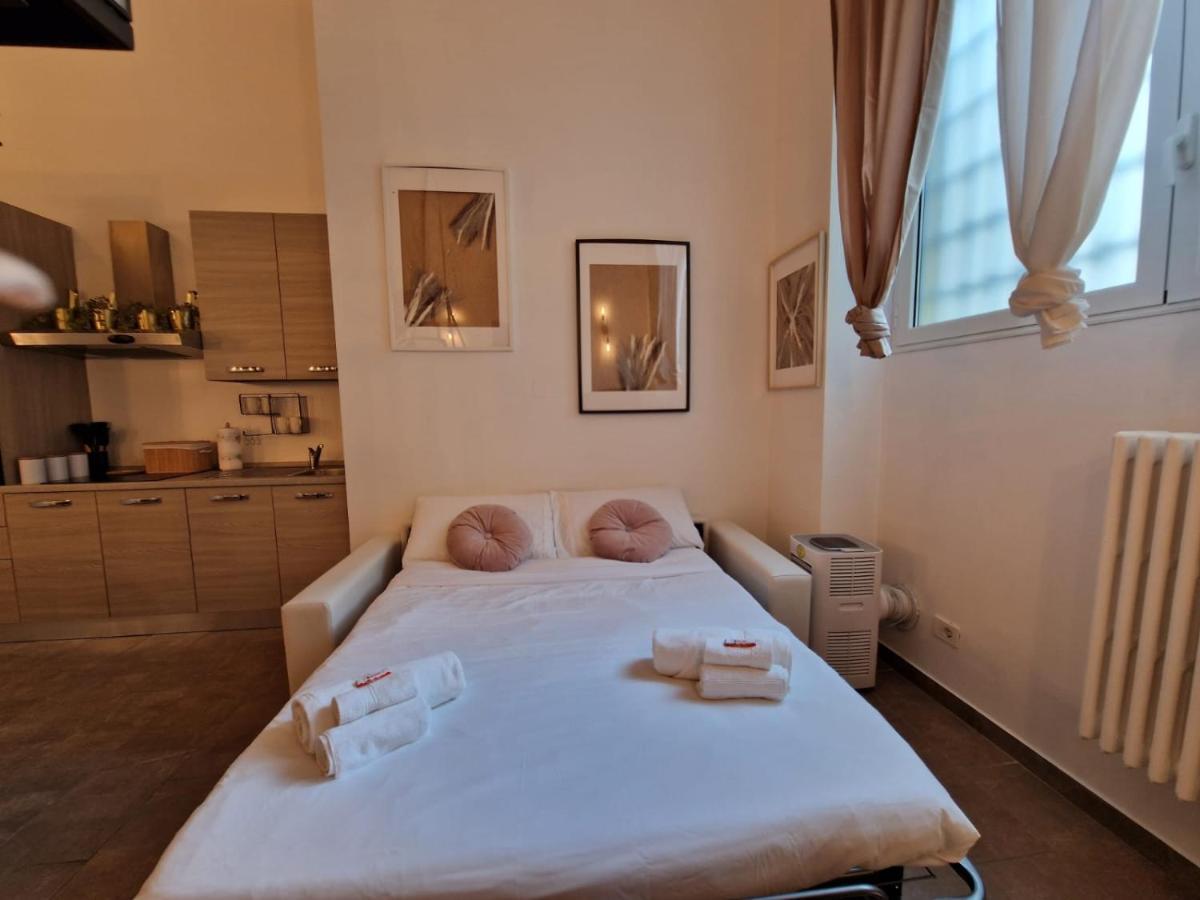 Апартаменти Regina Milano In Porta Romana 2 - Sky Tv, Wifi E Breakfast Box Екстер'єр фото