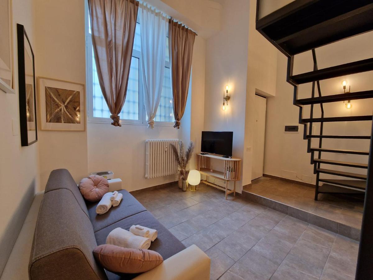 Апартаменти Regina Milano In Porta Romana 2 - Sky Tv, Wifi E Breakfast Box Екстер'єр фото