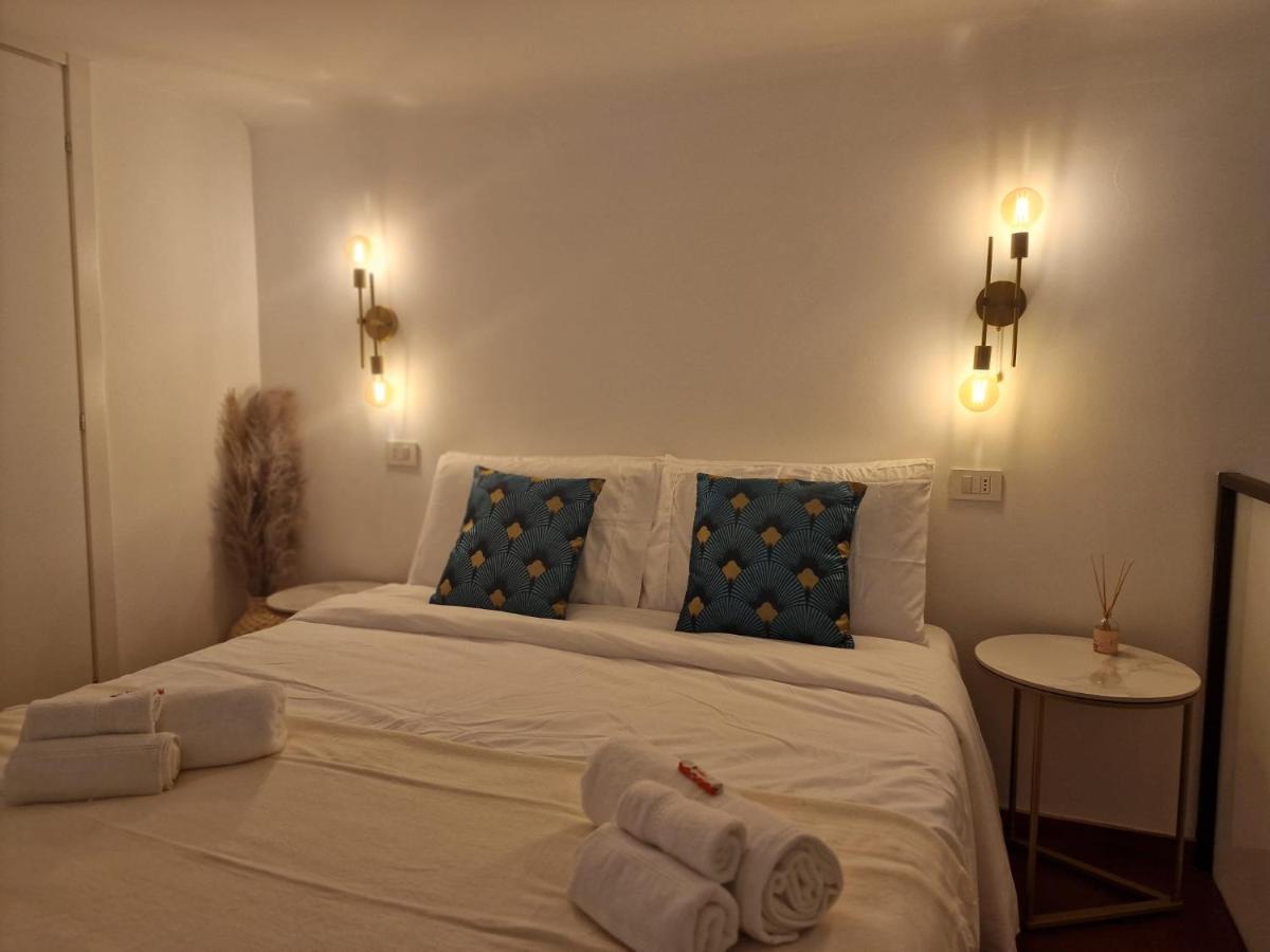 Апартаменти Regina Milano In Porta Romana 2 - Sky Tv, Wifi E Breakfast Box Екстер'єр фото