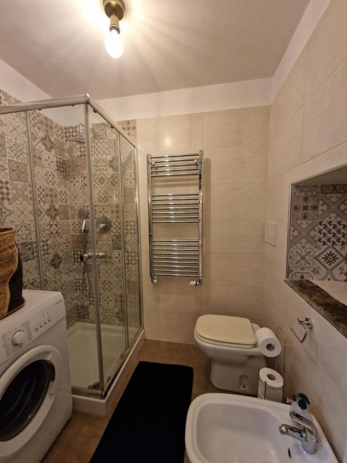 Апартаменти Regina Milano In Porta Romana 2 - Sky Tv, Wifi E Breakfast Box Екстер'єр фото