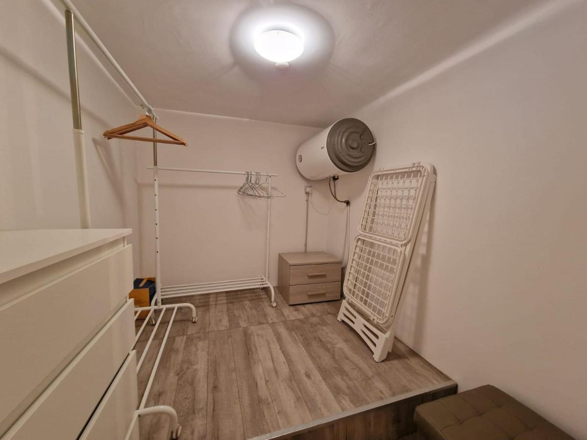 Апартаменти Regina Milano In Porta Romana 2 - Sky Tv, Wifi E Breakfast Box Екстер'єр фото