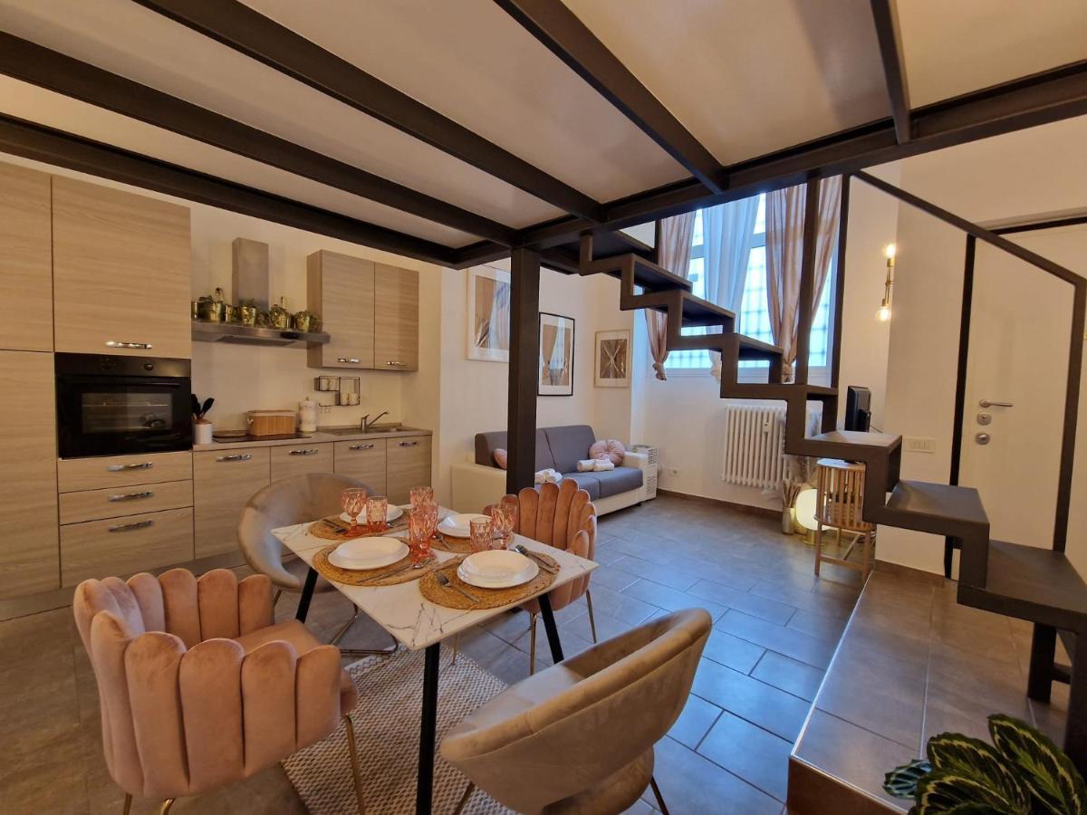 Апартаменти Regina Milano In Porta Romana 2 - Sky Tv, Wifi E Breakfast Box Екстер'єр фото