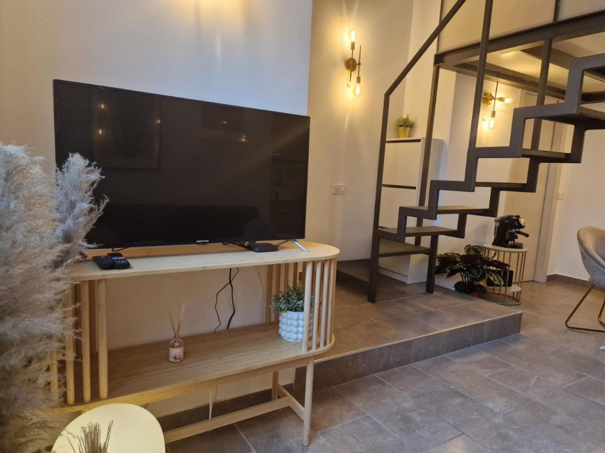 Апартаменти Regina Milano In Porta Romana 2 - Sky Tv, Wifi E Breakfast Box Екстер'єр фото