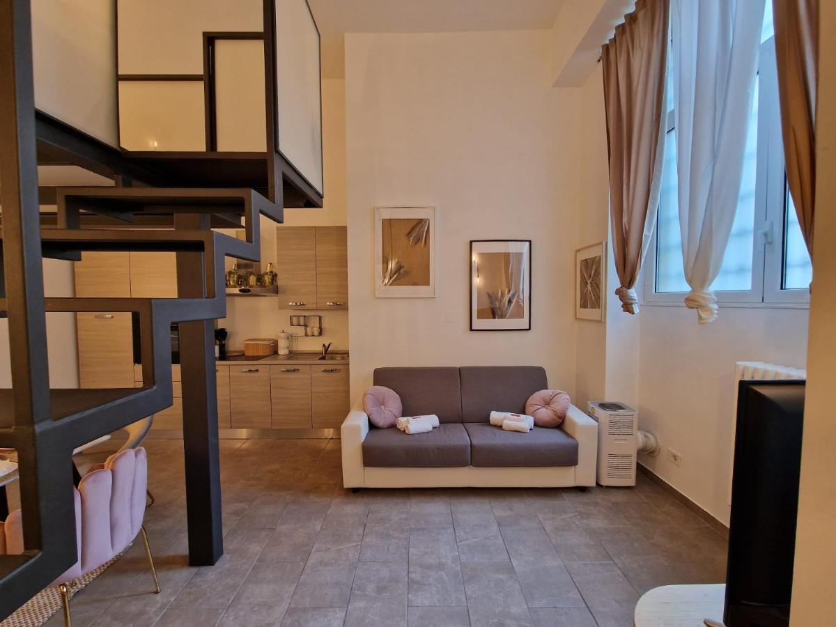 Апартаменти Regina Milano In Porta Romana 2 - Sky Tv, Wifi E Breakfast Box Екстер'єр фото