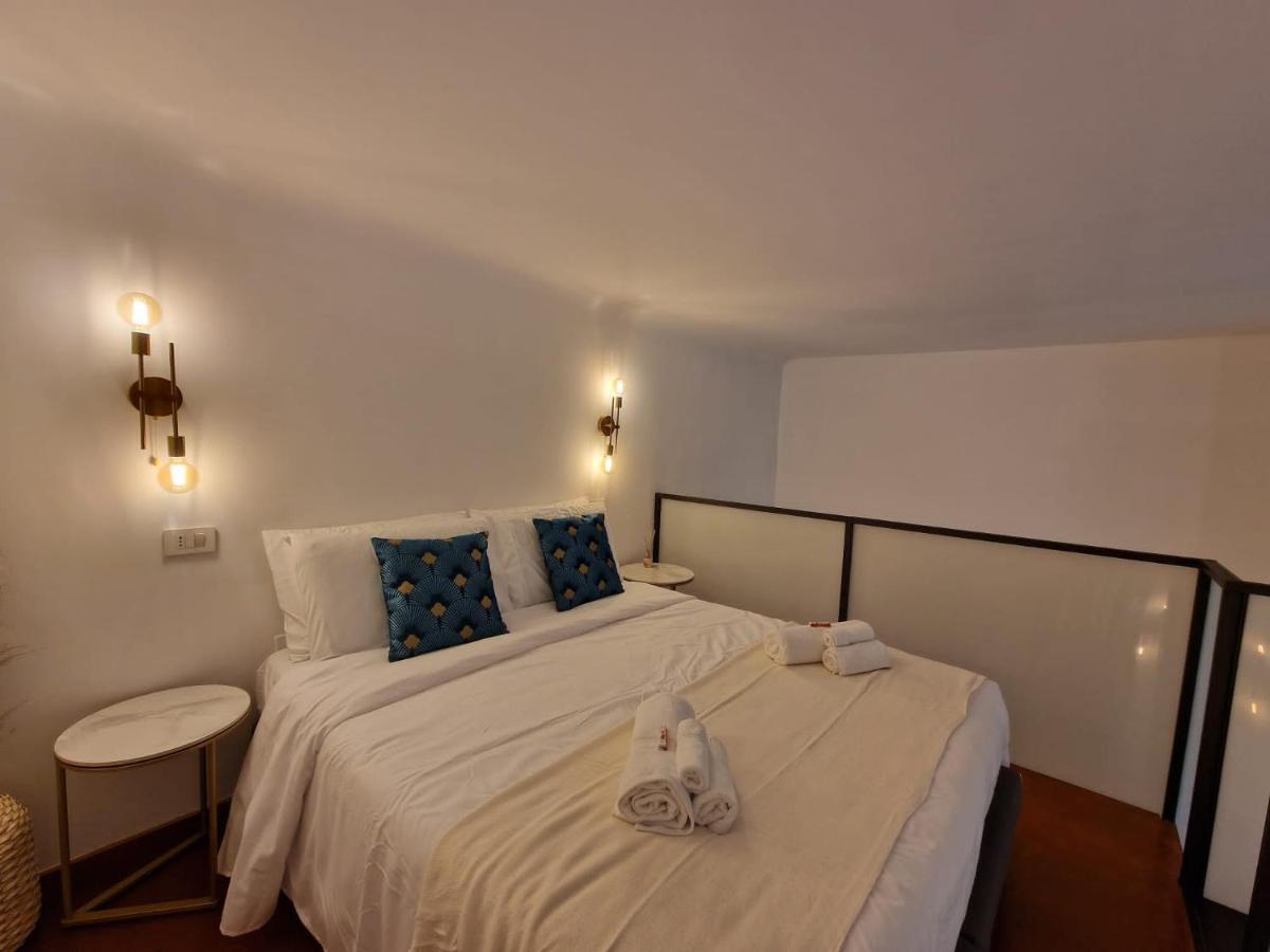 Апартаменти Regina Milano In Porta Romana 2 - Sky Tv, Wifi E Breakfast Box Екстер'єр фото