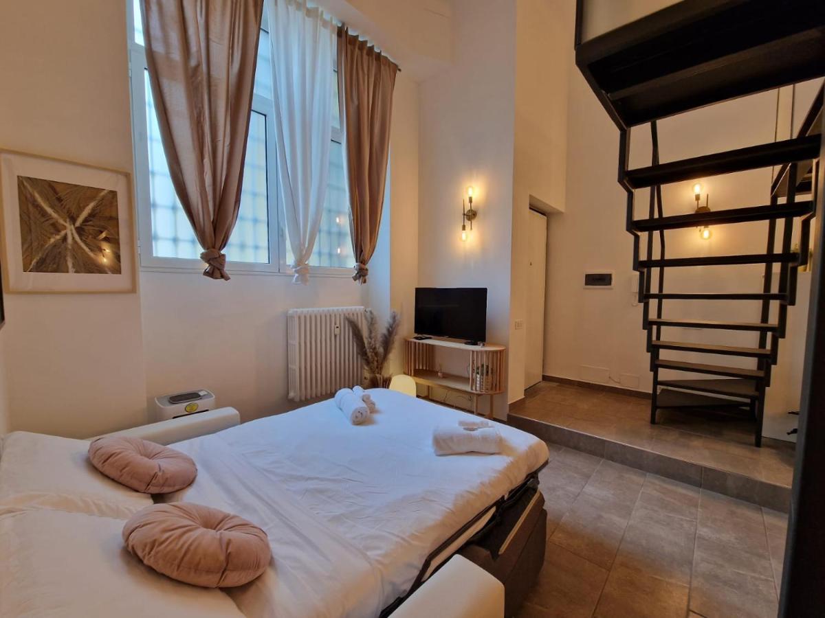 Апартаменти Regina Milano In Porta Romana 2 - Sky Tv, Wifi E Breakfast Box Екстер'єр фото
