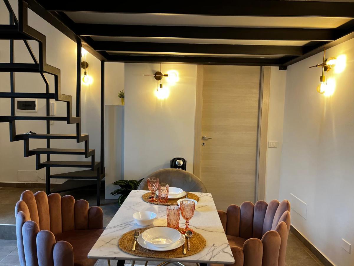 Апартаменти Regina Milano In Porta Romana 2 - Sky Tv, Wifi E Breakfast Box Екстер'єр фото